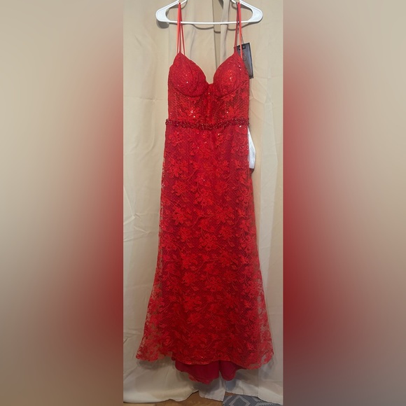 Mac Duggal EMBROIDERED ILLUSION BODICE SLEEVELESS TRUMPET GOWN - Picture 4 of 7